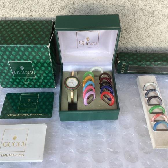 Vintage Gucci 11/12.2 Interchangeable Bezel Watch Near Mint Preowned Condition - Picture 3 of 16